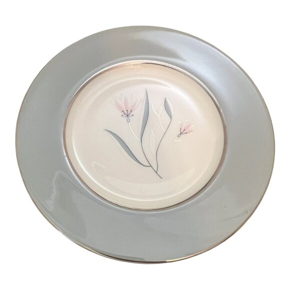 Flair Castleton Collection Bread and Butter Plates Set of 8 Silver Gray Floral - Picture 3 of 9